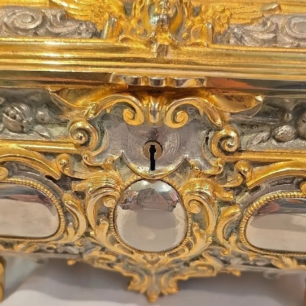 EARHAD & SOHNE VINTAGE CASKET JEWLERY BOX!Elegant Gold and Silver Decorative Box - Picture 6 of 15